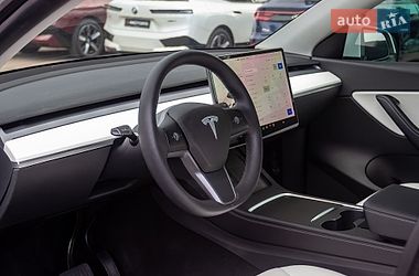 Внедорожник / Кроссовер Tesla Model Y 2022 в Киеве