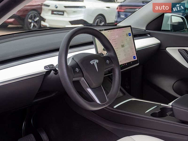 Внедорожник / Кроссовер Tesla Model Y 2022 в Киеве
