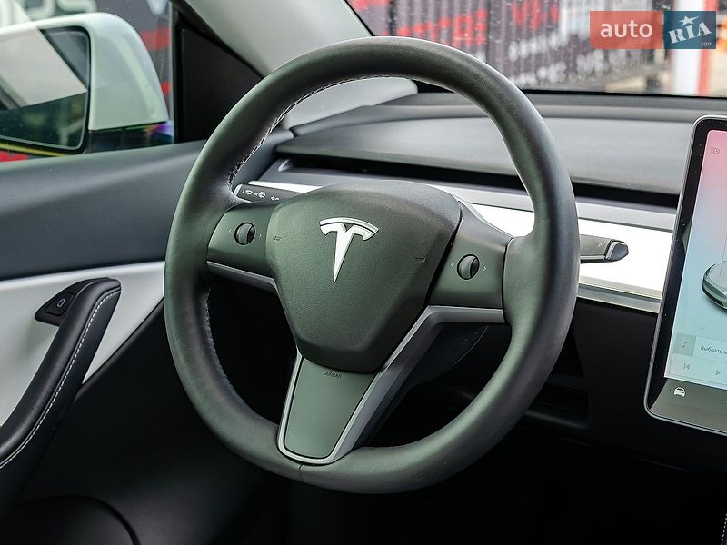 Внедорожник / Кроссовер Tesla Model Y 2022 в Киеве