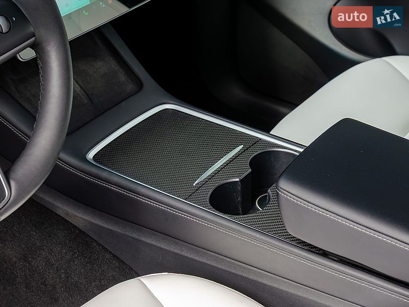 Внедорожник / Кроссовер Tesla Model Y 2022 в Киеве
