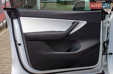Внедорожник / Кроссовер Tesla Model Y 2022 в Киеве