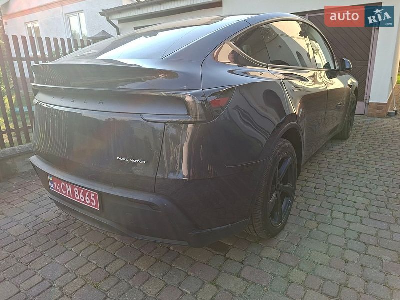 Внедорожник / Кроссовер Tesla Model Y 2025 в Львове