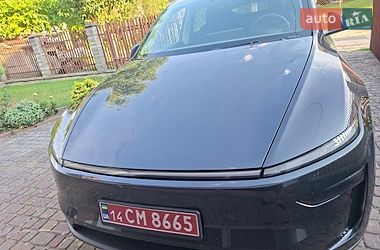 Внедорожник / Кроссовер Tesla Model Y 2025 в Львове