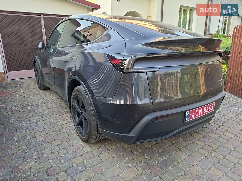 Внедорожник / Кроссовер Tesla Model Y 2025 в Львове