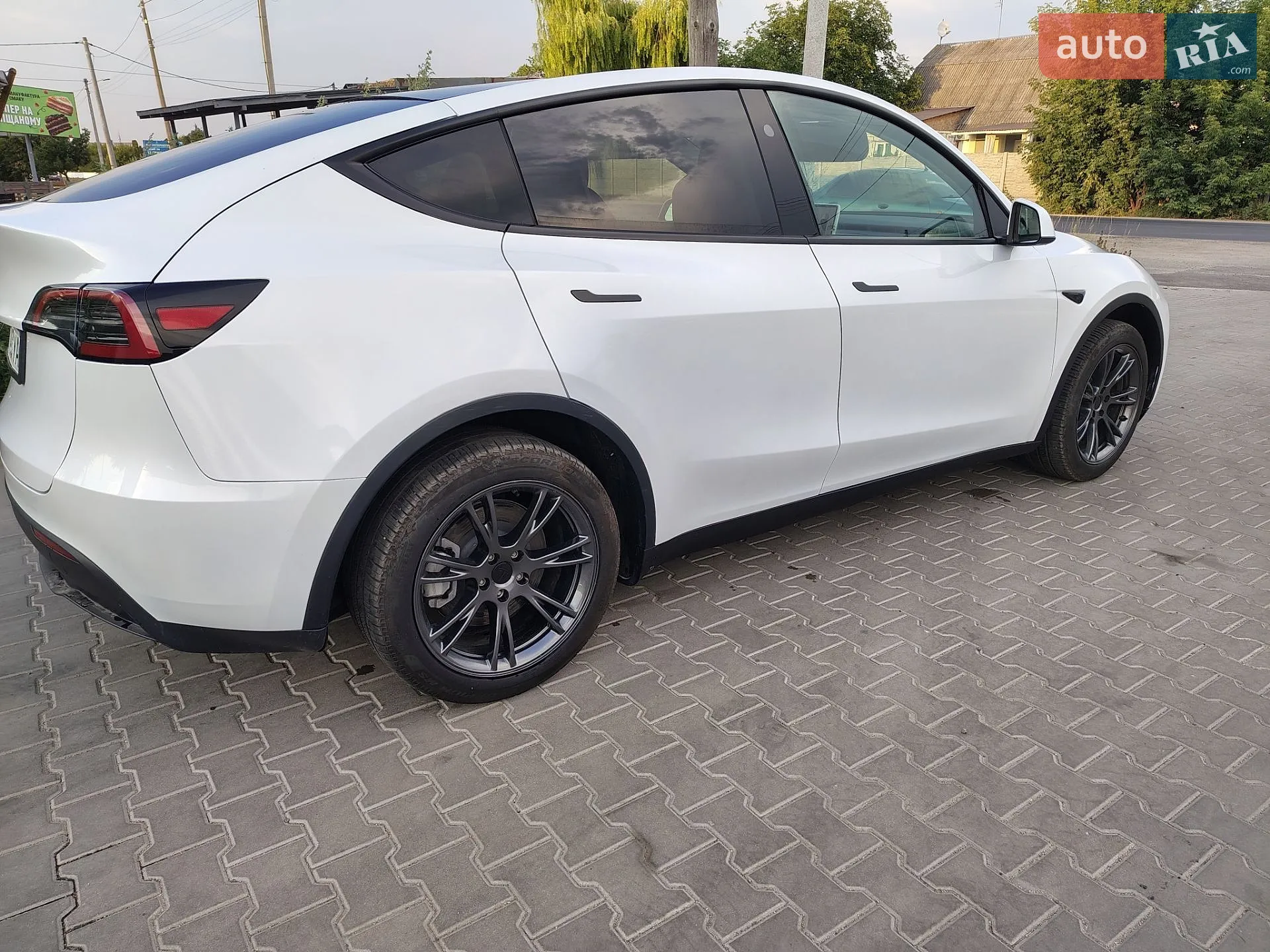 2024 Tesla Model Y - мініатюра 10