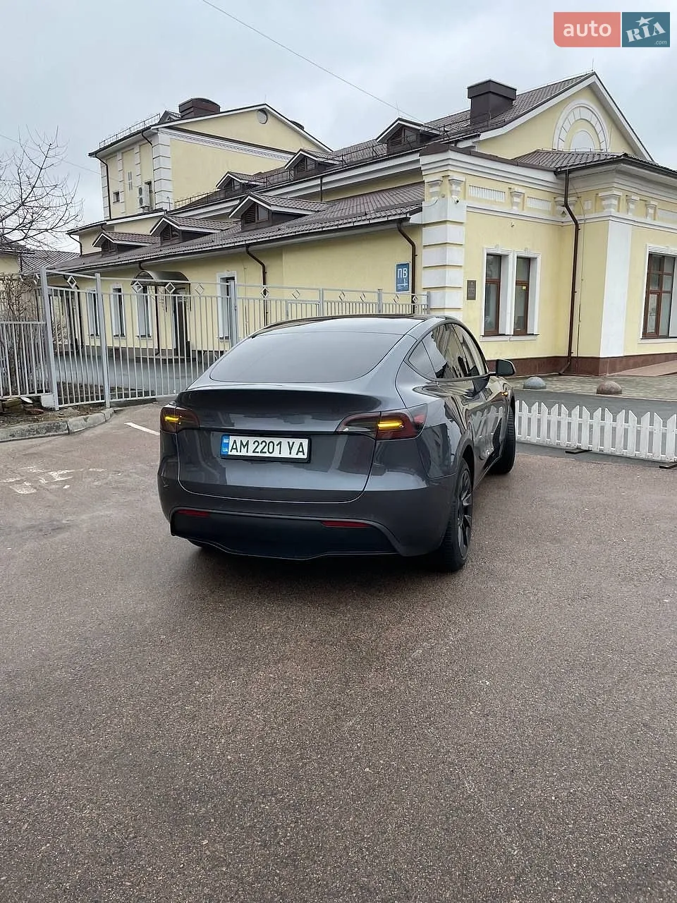 2022 Tesla Model Y - мініатюра 4
