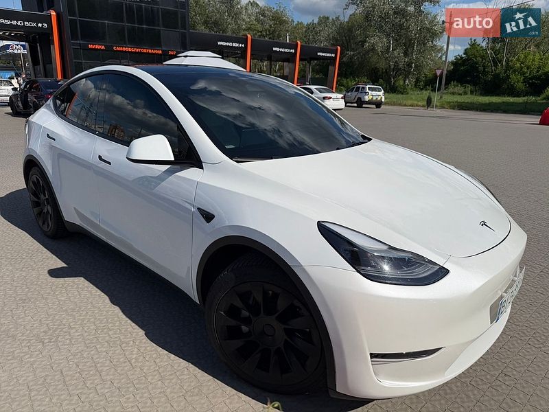 Tesla Model Y 2023