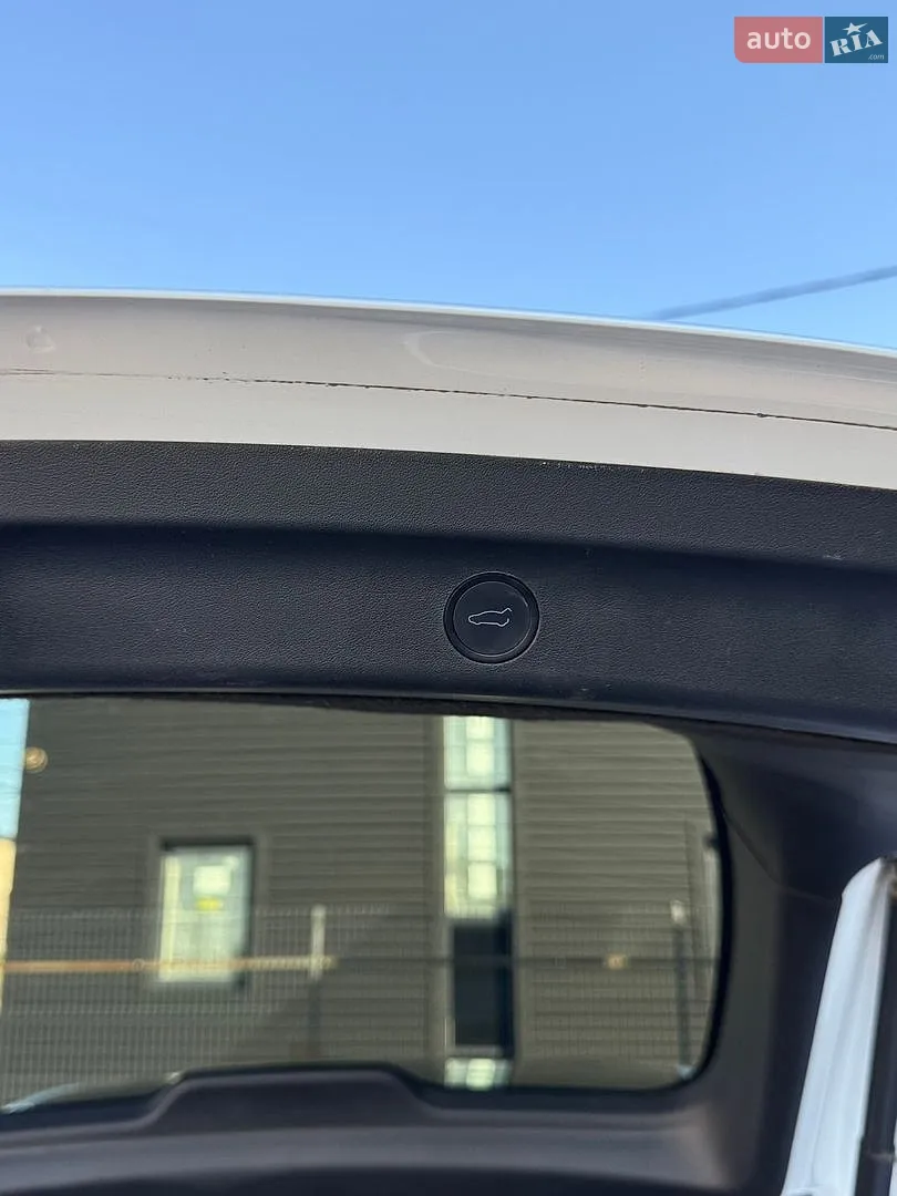 2023 Tesla Model Y - мініатюра 11