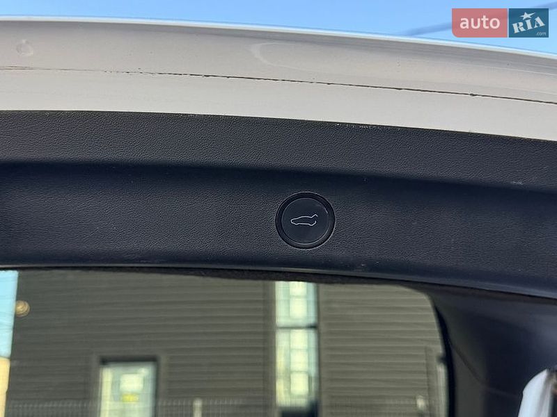 Позашляховик / Кросовер Tesla Model Y 2023 в Тернополі
