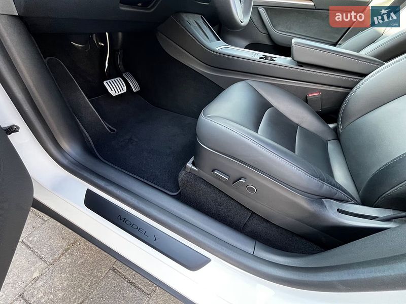 Внедорожник / Кроссовер Tesla Model Y 2024 в Черновцах фото 17 Внедорожник / Кроссовер Tesla Model Y 2024 в Черновцах