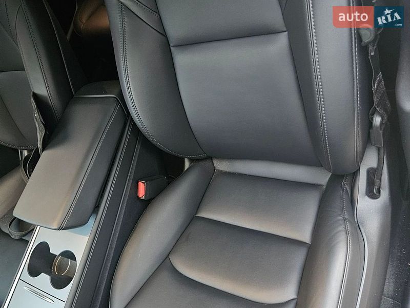 Внедорожник / Кроссовер Tesla Model Y 2024 в Кривом Роге