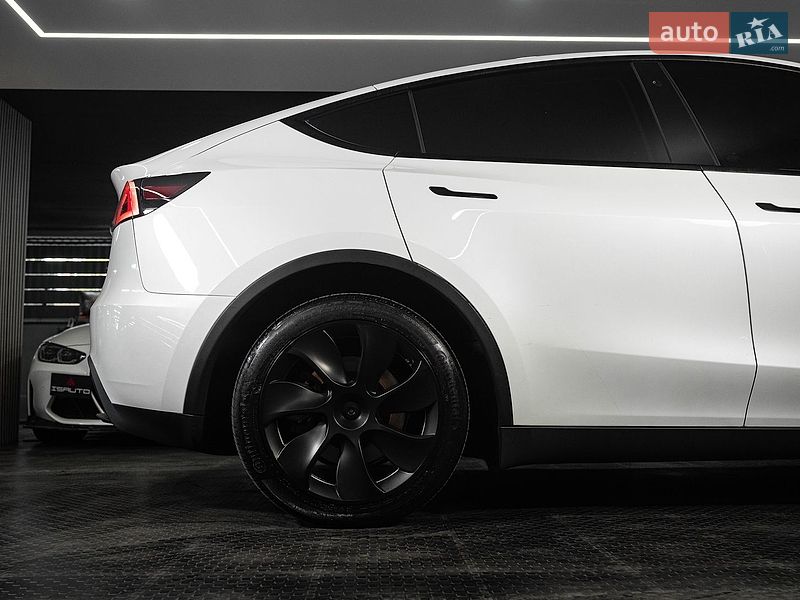 Внедорожник / Кроссовер Tesla Model Y 2023 в Одессе