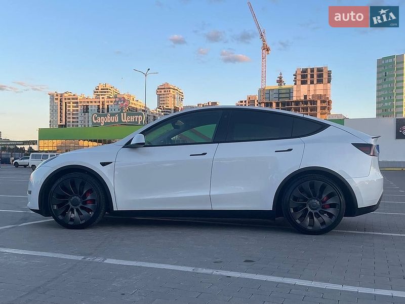 Позашляховик / Кросовер Tesla Model Y 2022 в Києві