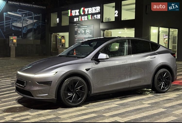 Позашляховик / Кросовер Tesla Model Y 2025 в Коростені
