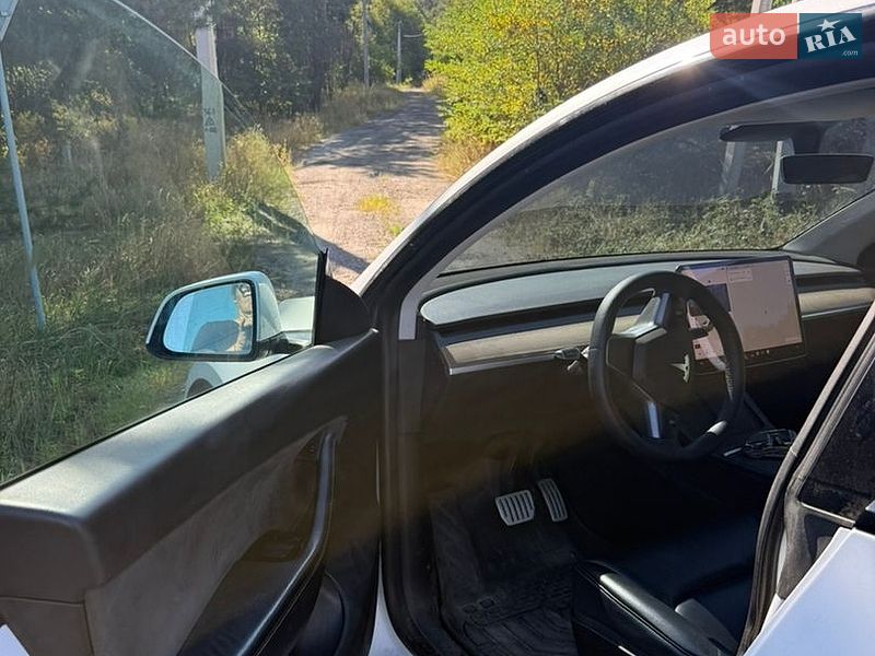 Позашляховик / Кросовер Tesla Model Y 2021 в Києві
