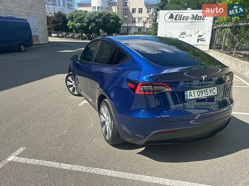 Внедорожник / Кроссовер Tesla Model Y 2023 в Киеве