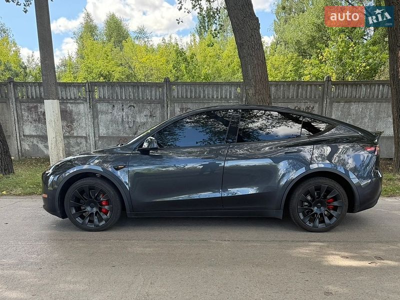 Внедорожник / Кроссовер Tesla Model Y 2024 в Киеве