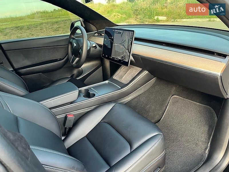 Внедорожник / Кроссовер Tesla Model Y 2021 в Львове