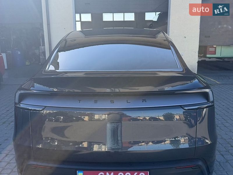 Внедорожник / Кроссовер Tesla Model Y 2025 в Львове