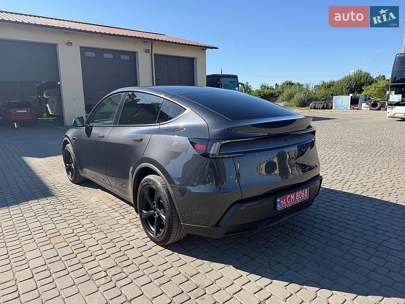 Внедорожник / Кроссовер Tesla Model Y 2025 в Львове