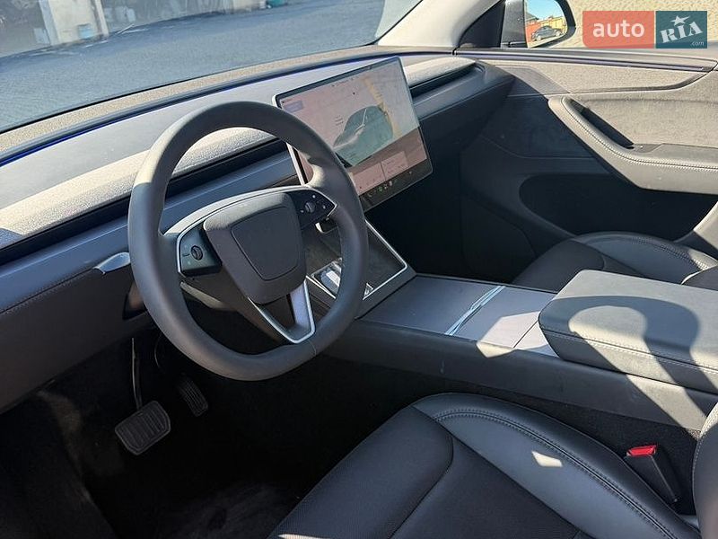 Внедорожник / Кроссовер Tesla Model Y 2025 в Львове