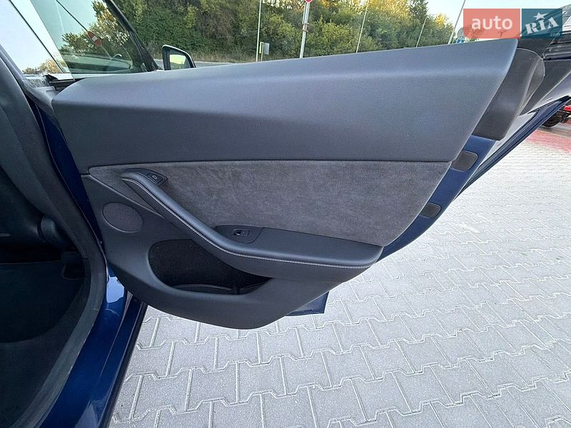 Внедорожник / Кроссовер Tesla Model Y 2023 в Тернополе
