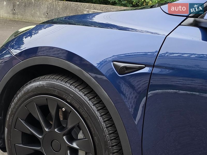 Внедорожник / Кроссовер Tesla Model Y 2024 в Киеве
