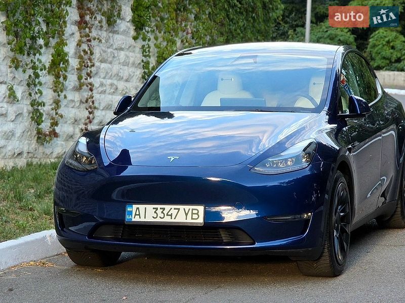 Внедорожник / Кроссовер Tesla Model Y 2024 в Киеве