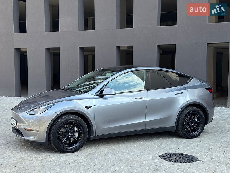 Внедорожник / Кроссовер Tesla Model Y 2025 в Ровно