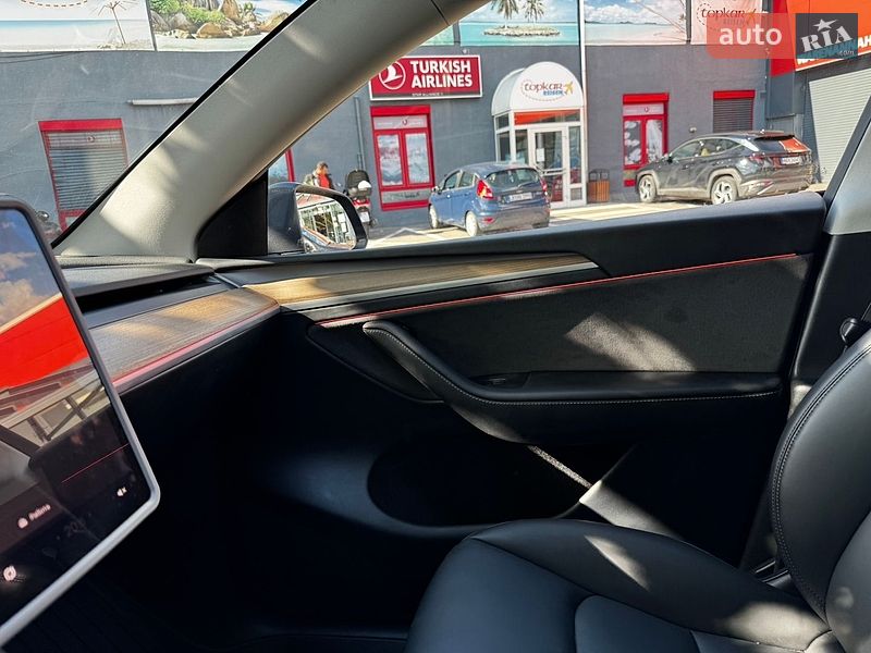 Позашляховик / Кросовер Tesla Model Y 2023 в Луцьку