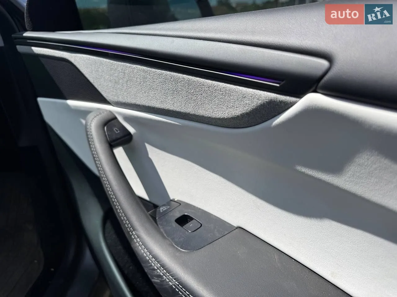 2025 Tesla Model Y - мініатюра 17