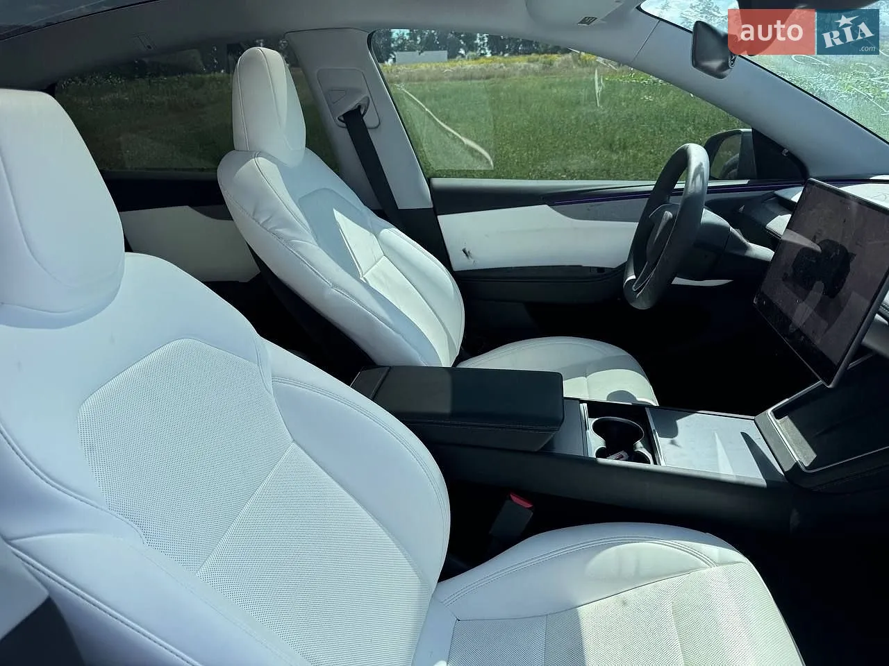 2025 Tesla Model Y - мініатюра 12