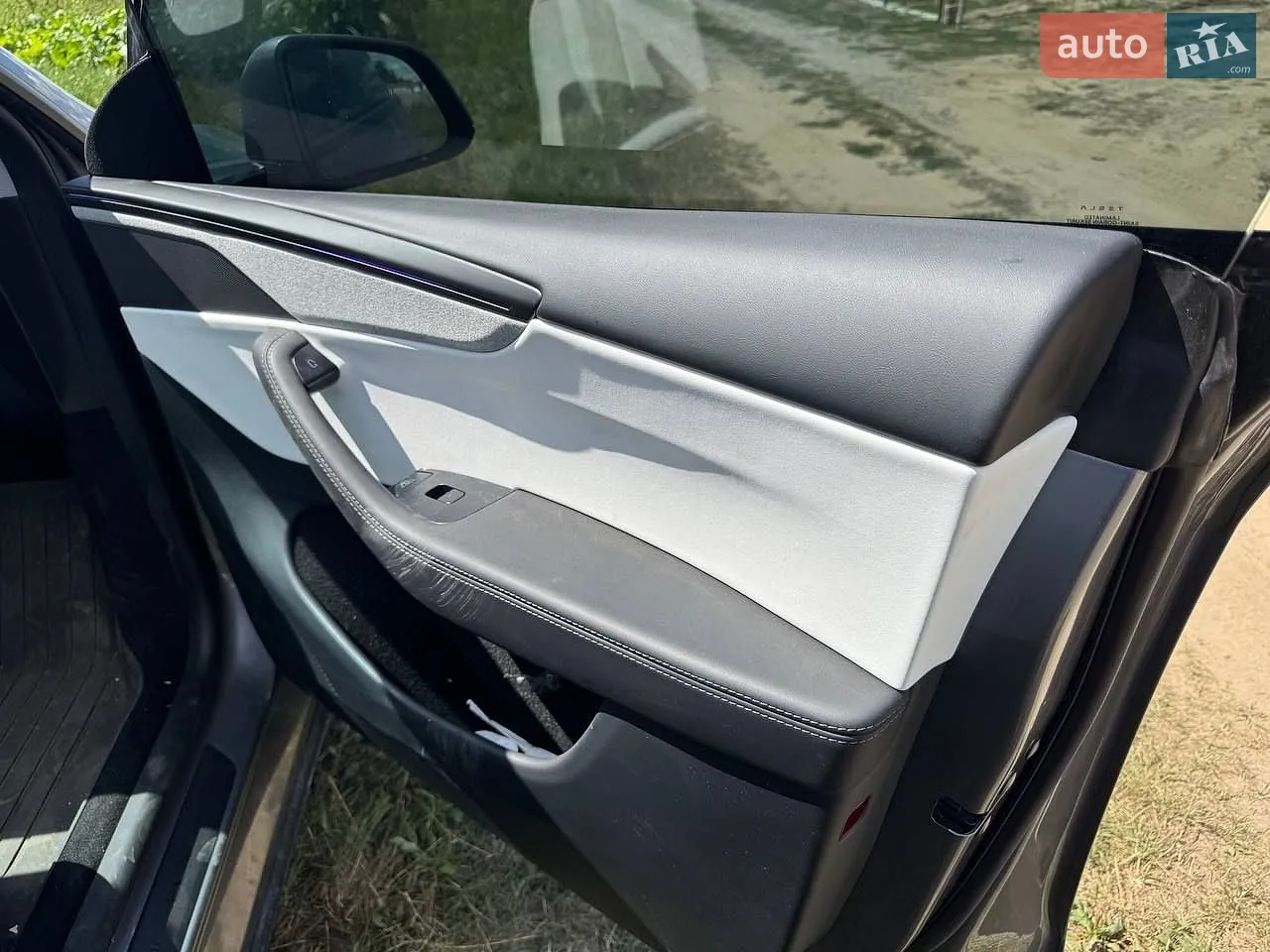 2025 Tesla Model Y - мініатюра 18