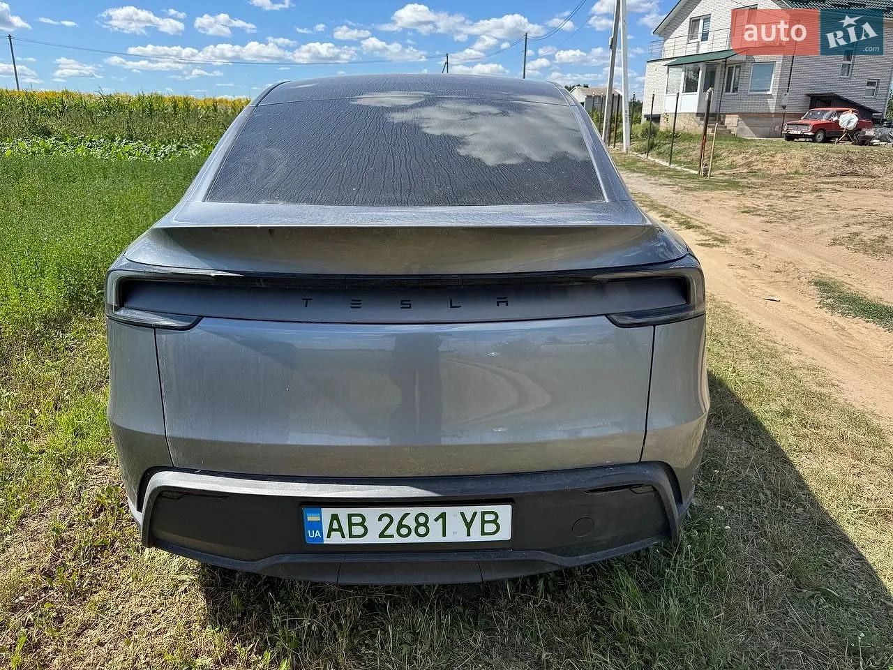 2025 Tesla Model Y - мініатюра 4