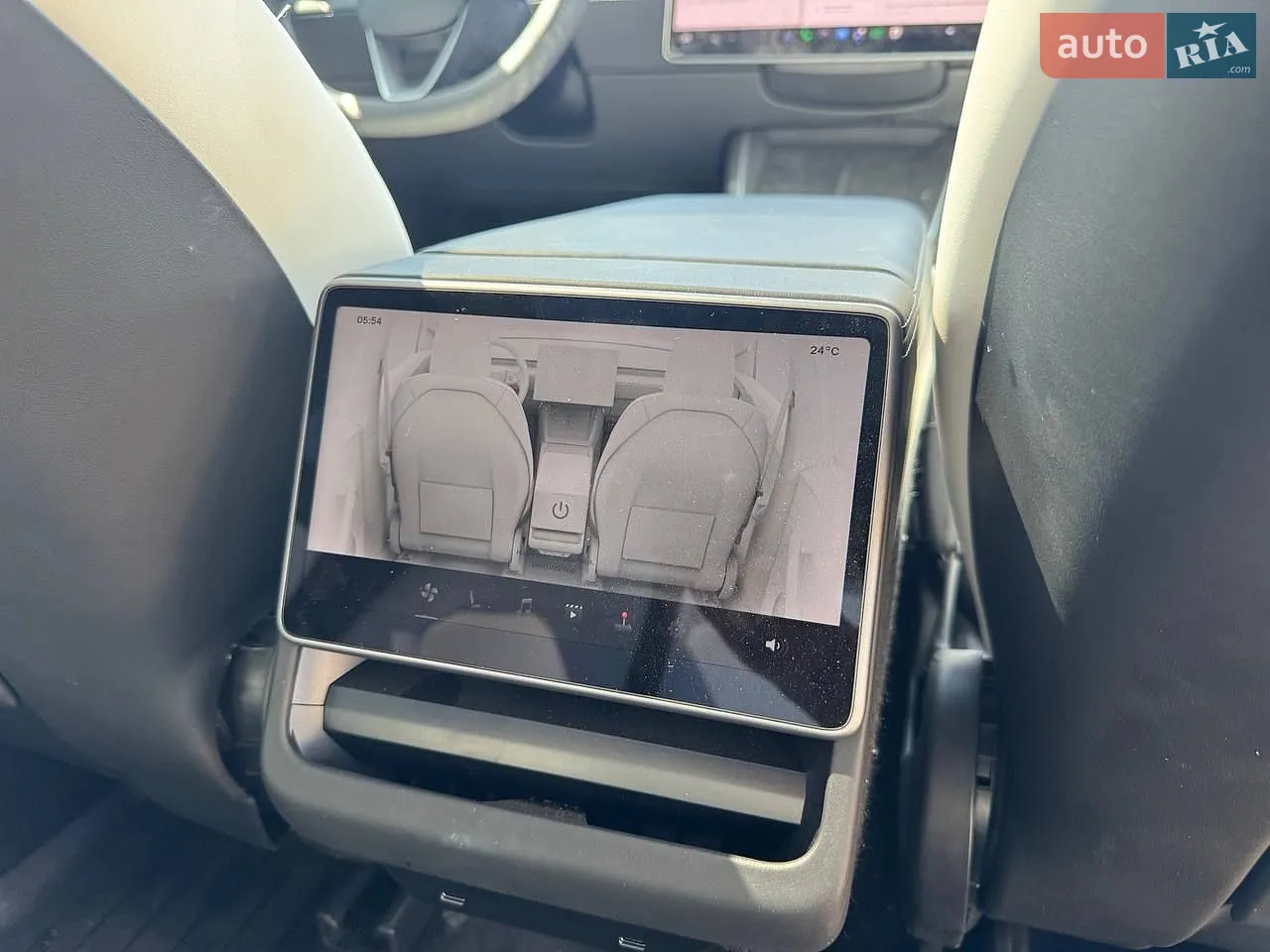 2025 Tesla Model Y - мініатюра 15