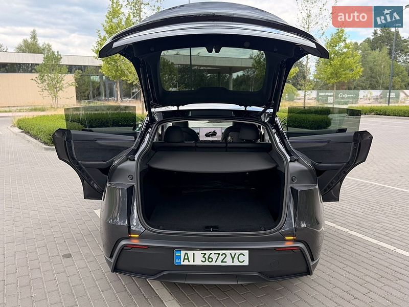 Внедорожник / Кроссовер Tesla Model Y 2025 в Киеве