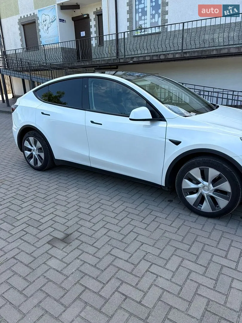 2023 Tesla Model Y - мініатюра 3