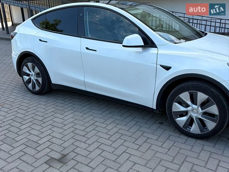 Позашляховик / Кросовер Tesla Model Y 2023 в Сокалі