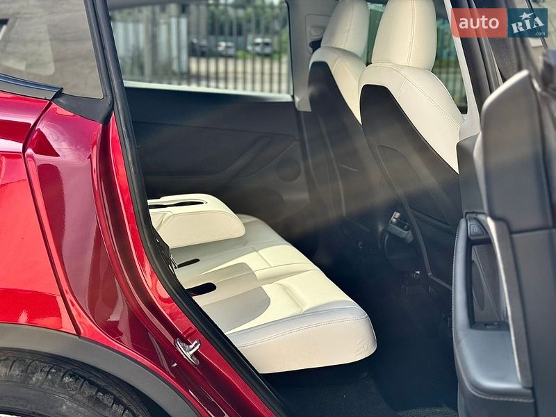 Позашляховик / Кросовер Tesla Model Y 2024 в Дрогобичі