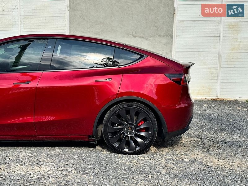 Внедорожник / Кроссовер Tesla Model Y 2024 в Дрогобыче