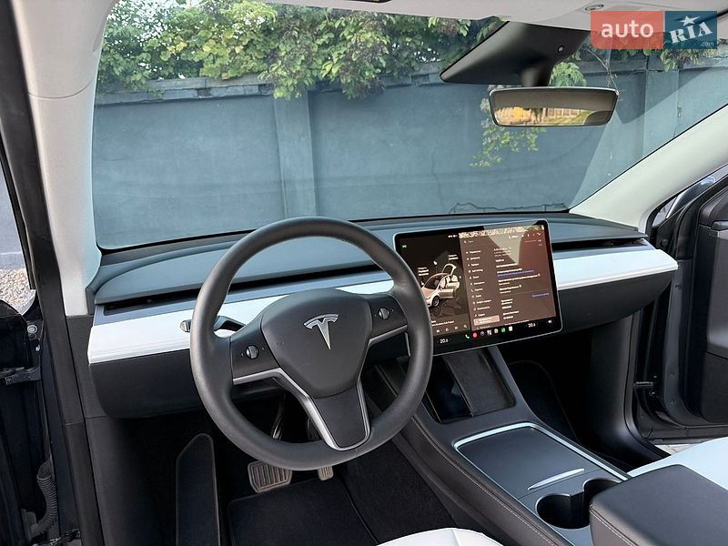 Внедорожник / Кроссовер Tesla Model Y 2023 в Черновцах