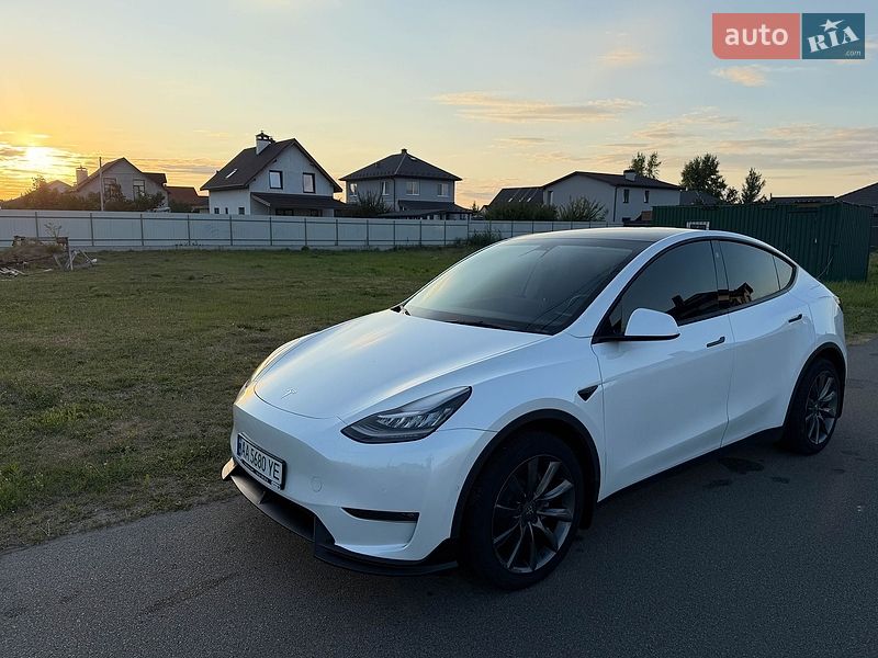 Позашляховик / Кросовер Tesla Model Y 2021 в Києві
