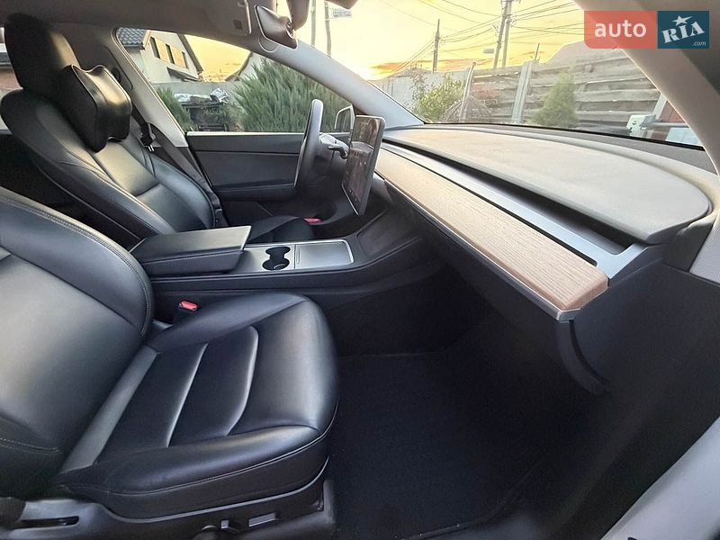 Позашляховик / Кросовер Tesla Model Y 2021 в Києві