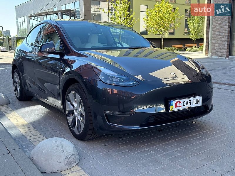 Позашляховик / Кросовер Tesla Model Y 2024 в Львові