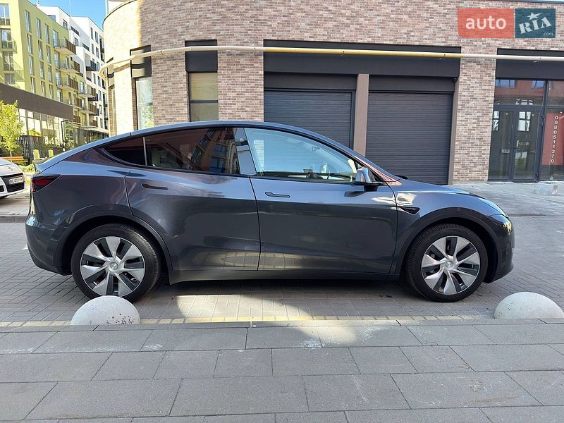 Позашляховик / Кросовер Tesla Model Y 2024 в Львові