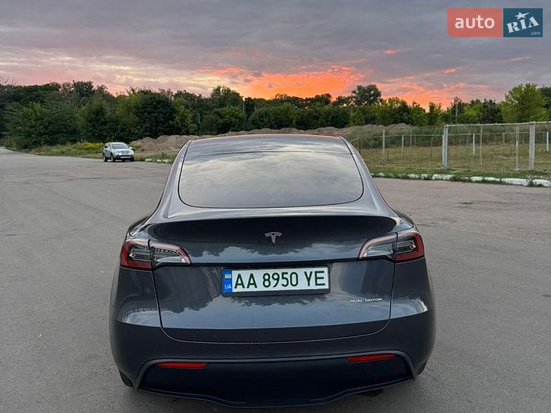 Внедорожник / Кроссовер Tesla Model Y 2022 в Киеве