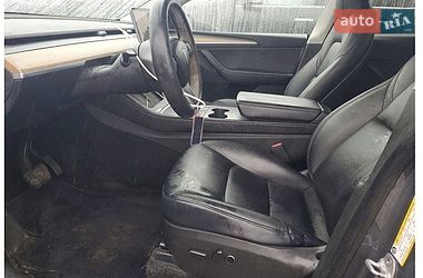 Позашляховик / Кросовер Tesla Model Y 2022 в Ужгороді