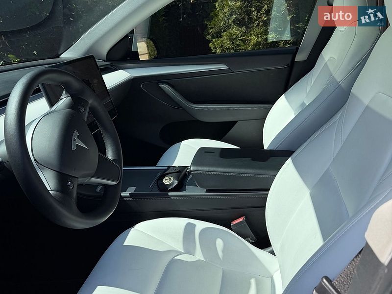 Позашляховик / Кросовер Tesla Model Y 2022 в Києві