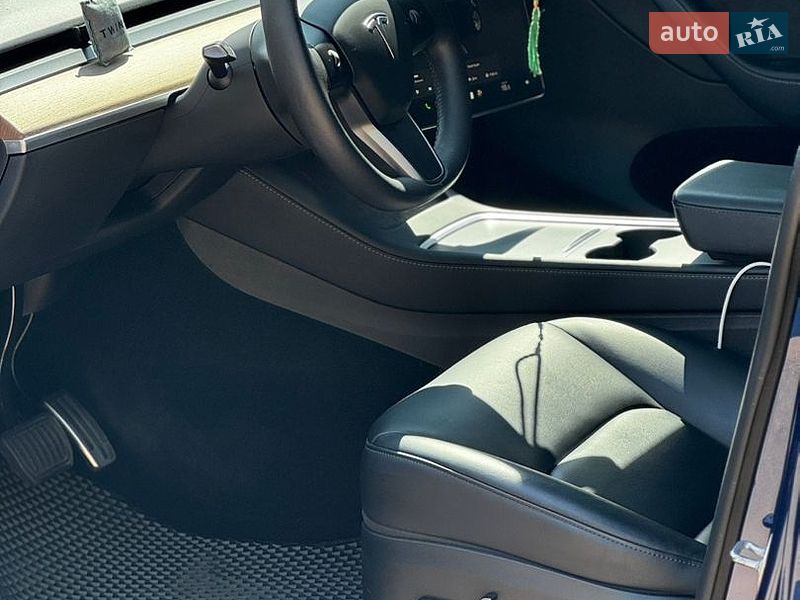 Внедорожник / Кроссовер Tesla Model Y 2022 в Киеве