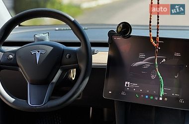 Внедорожник / Кроссовер Tesla Model Y 2022 в Киеве